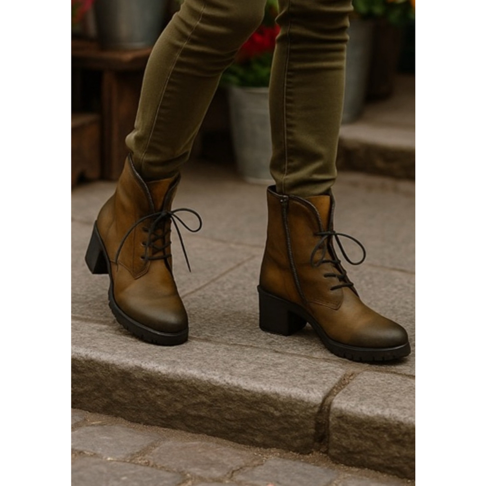 Unity in Diversity Leather Boots Block Heel Lace-Up Olive Green Made Portugal 36